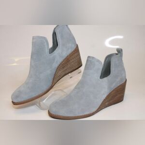 NWT Toms Grey Blue Suede Shoes